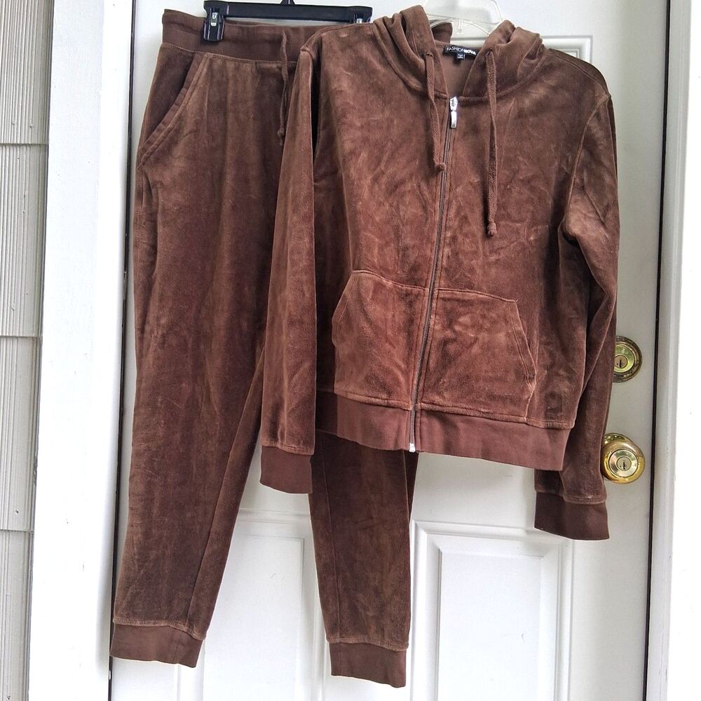 499 Brown Velour Tracksuit Set Hoodie Jacket and Pants Fashion Nova Women's XL